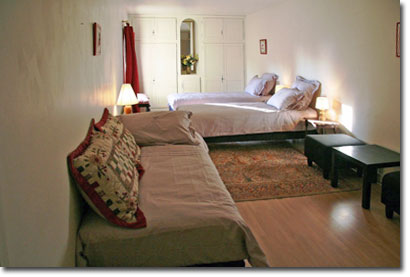 Cottage triple guest room