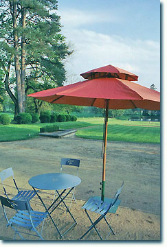 Outdoor seating near the park
