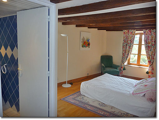 Large guest room with en suite in the gte