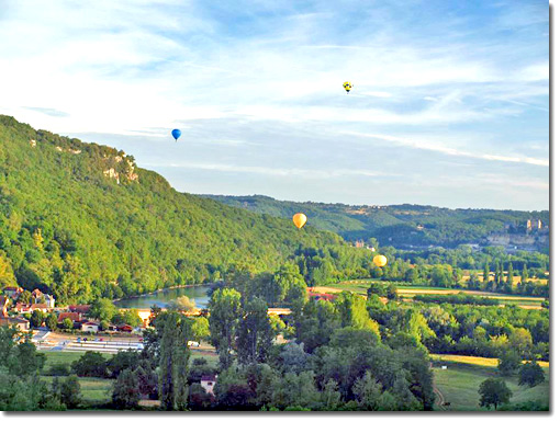 Hot air ballooning over the Dordogne