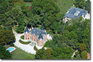 Aerial of chteau and Le Pavillon