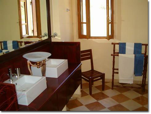 Bathroom with Chambre One