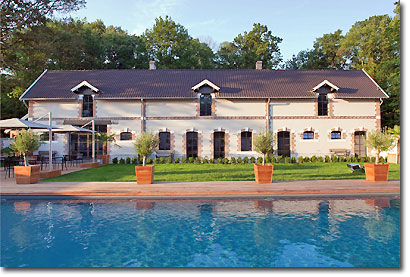 The Farmhouse with restaurant, suites and spa