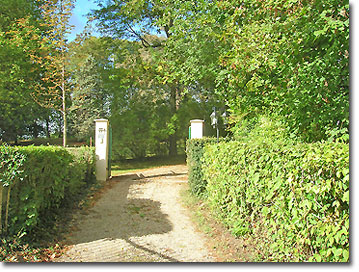 Entrance to Les Vieux Murs