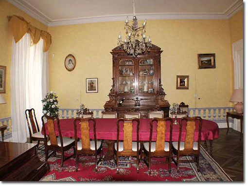 Château Dining Room